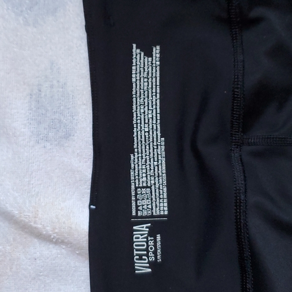 Victoria's Secret Knockout Mesh leggings/capri - Picture 5 of 5